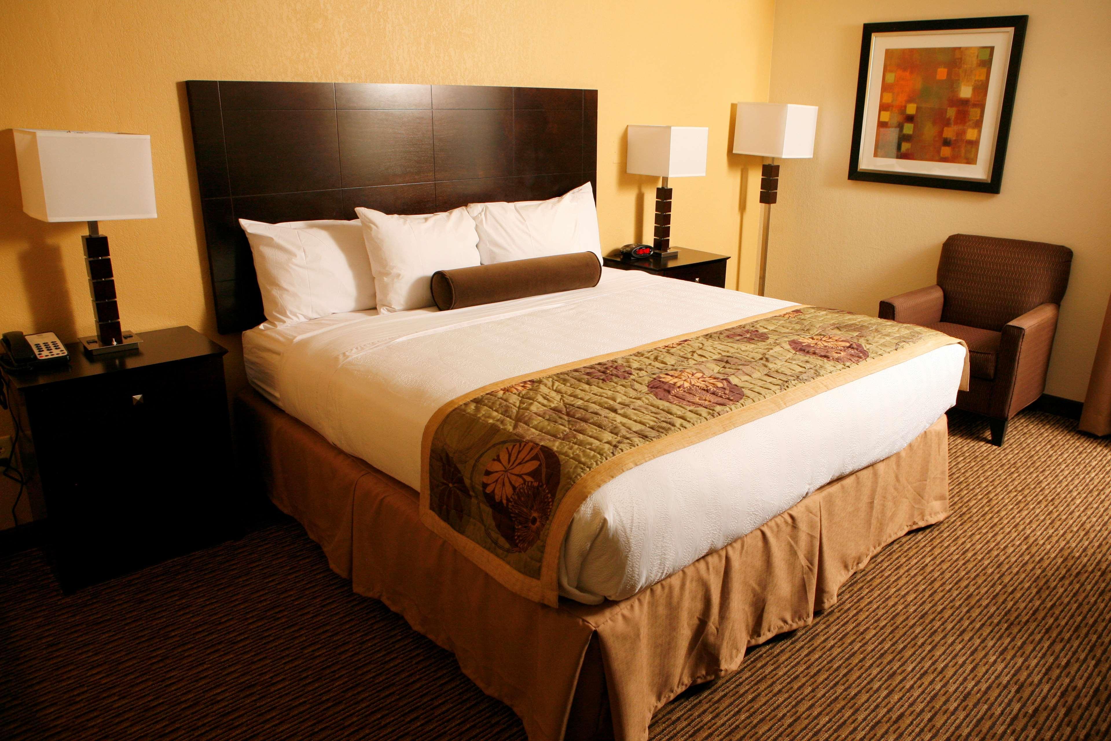 Best Western Plus Goldsboro Exterior photo