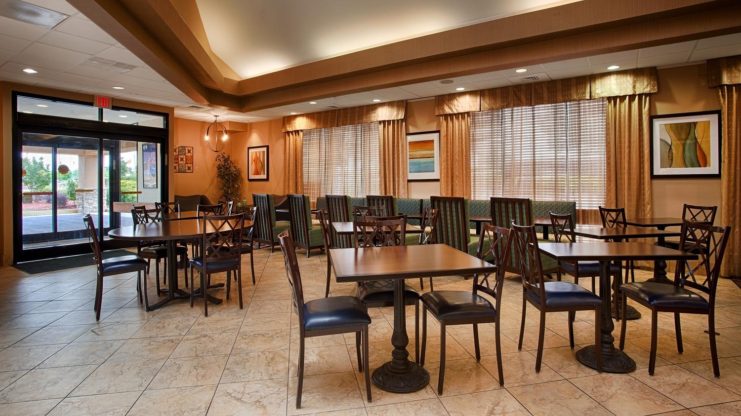 Best Western Plus Goldsboro Exterior photo